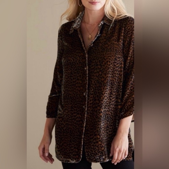 SOFT SURROUNDINGS Icon Silk Velvet Poets Tunic Top. Color: Natural Animal - Picture 2 of 11